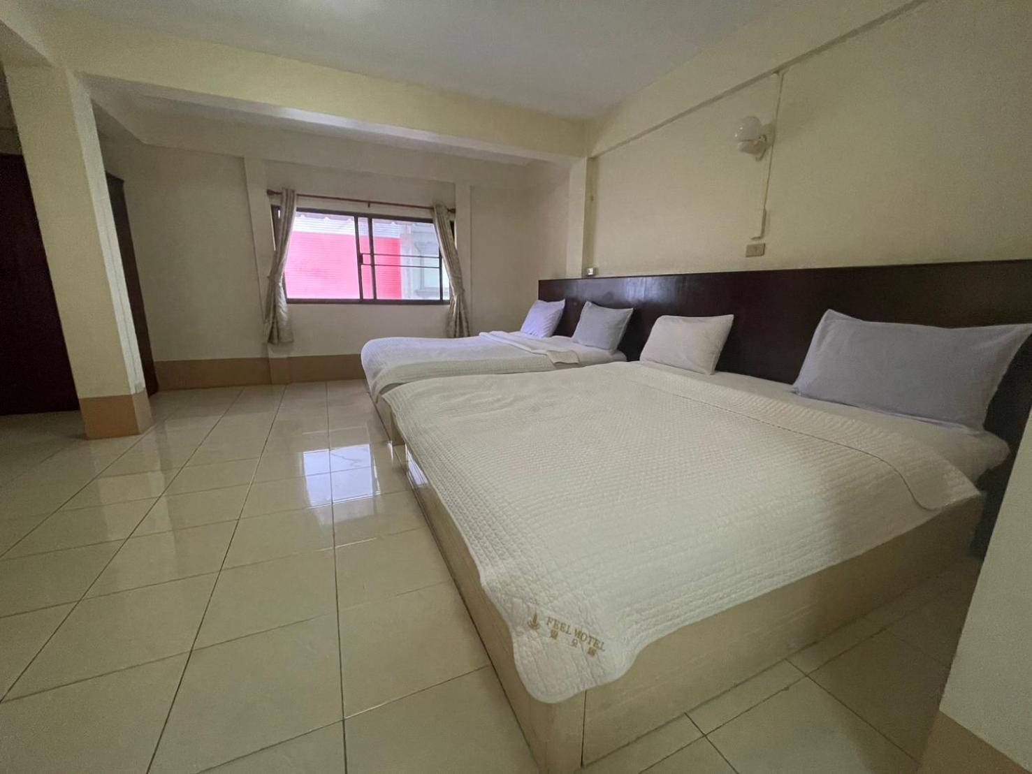 Oyo 75494 President Apartment Pattaya Exteriör bild